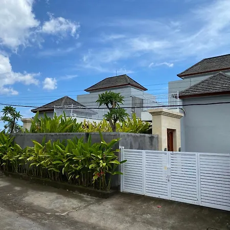Ada Villa